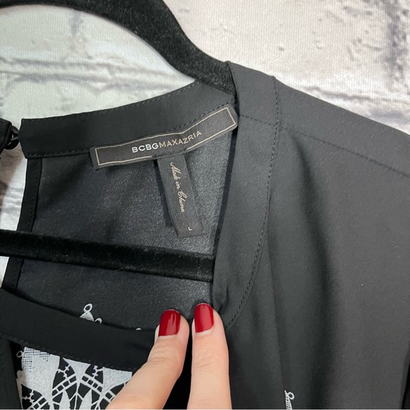 °BCBGMaxAzria Black Printed Long Sleeve Keyhole Cutout Blouse Size Large - Picture 7 of 15